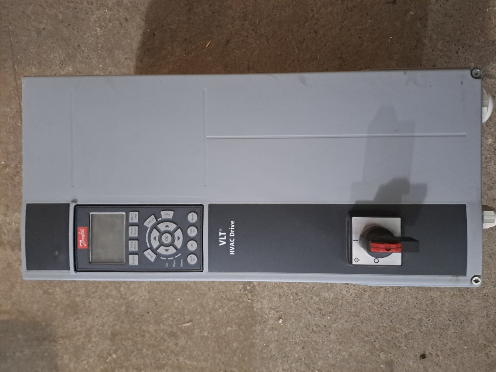 Danfoss VLT FC-102P18KT4E55H3 HVAC Drive 18.5kW LOT 3 FC-102P18KT4E55H3XGX | Danfoss - Зображення 1