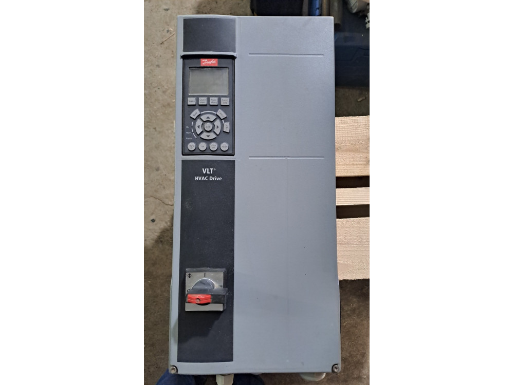 Danfoss VLT FC-102P18KT4E55H3 HVAC Drive 18.5kW LOT 1 FC-102P18KT4E55H3XGX | Danfoss - Зображення 1