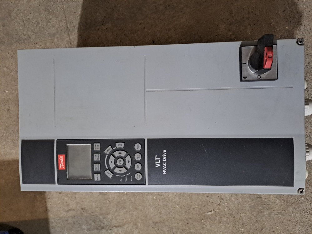 Danfoss VLT FC-102P2K2T4E55H3 2.2KW FC-102P2K2T4E55H3 | Danfoss - Зображення 1
