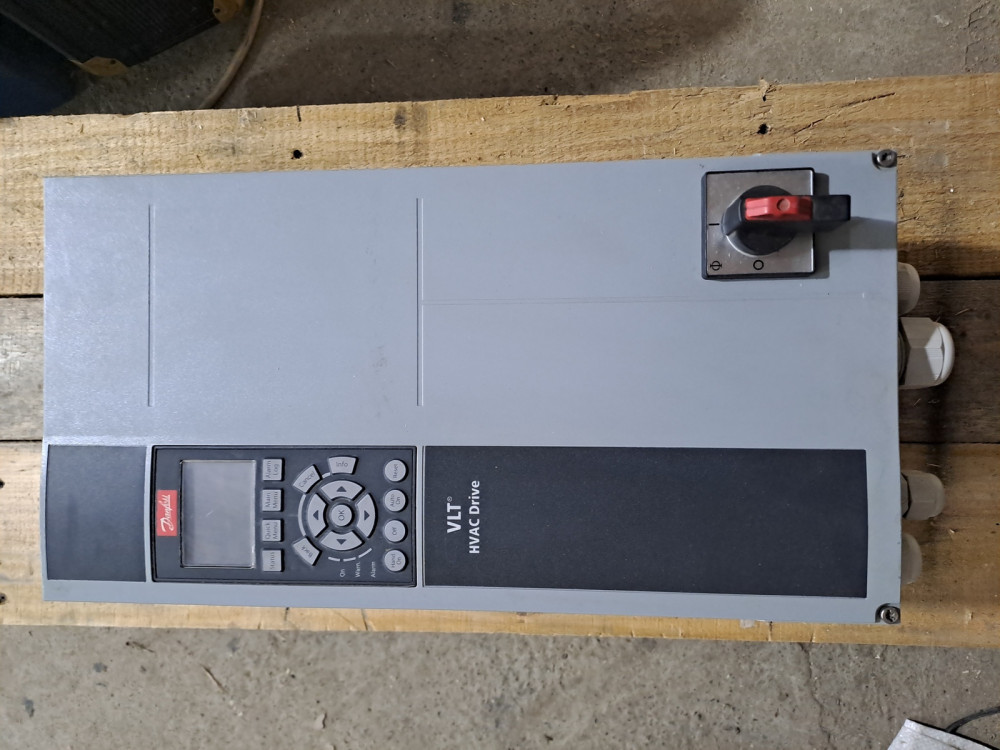 Danfoss VLT FC-102P7K5T4E55H3 131B7039 7.5kW 400V VLT FC-102P7K5T4E55H3 | Danfoss - Зображення 1