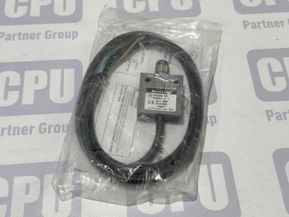 Кінцевий вимикач Honeywell 14CE2-1K (RS 339-421) з роликовим плунжером та кабелем 14CE2-1K | Honeywell - Зображення 1