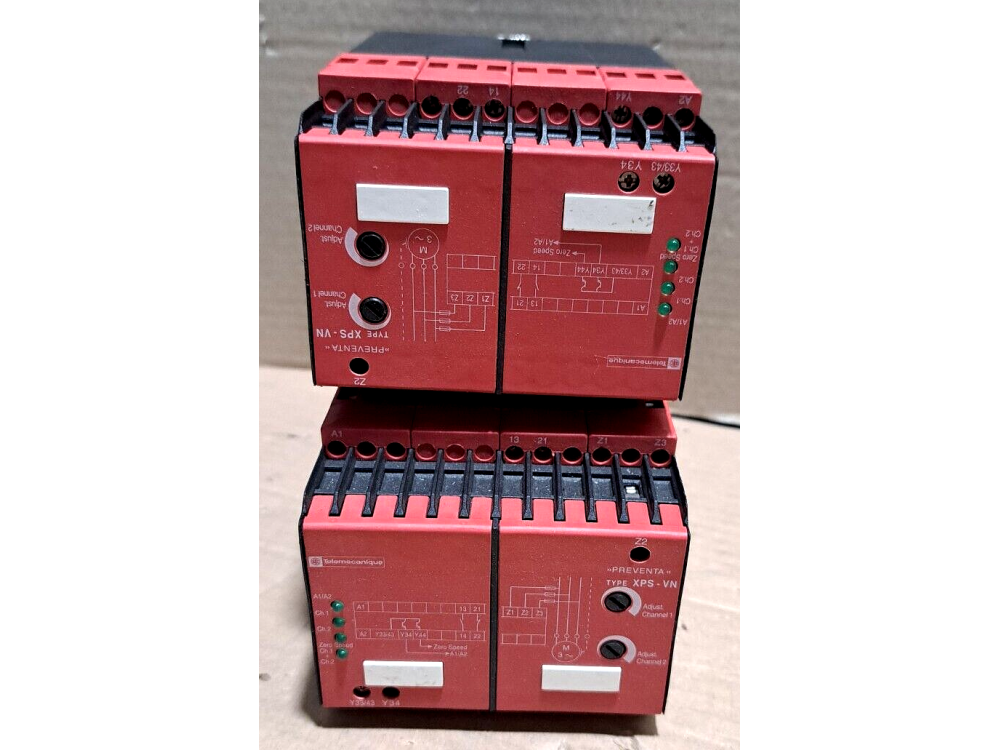 Schneider Electric Telemecanique XPSVN3742 zero speed detection module ( 1 pcs ) XPSVN3742 | Schneider Electric - Зображення 1
