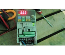 YASKAWA OMRON CIMR-V7AZB0P4 Varispeed V7 Frequency Inverter #D7809# YASKAWA OMRON CIMR-V7AZB0P4 Varispeed V7 Frequency Inverter #D7809#