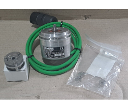 Siemens 6FX2001-3CB02 Encoder WITH 1-V-SINUS 1024 P/R, SYNCHROFLANGE, 6 MM 1 PCS Siemens 6FX2001-3CB02 Encoder WITH 1-V-SINUS 1024 P/R, SYNCHROFLANGE, 6 MM 1 PCS