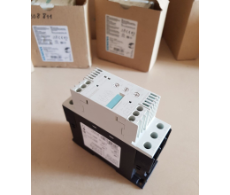Siemens 3RW3024-1AB04 SIRIUS SOFT STARTER, 12,5A, 5.5 KW / 400 #BD7809# (1 pcs)