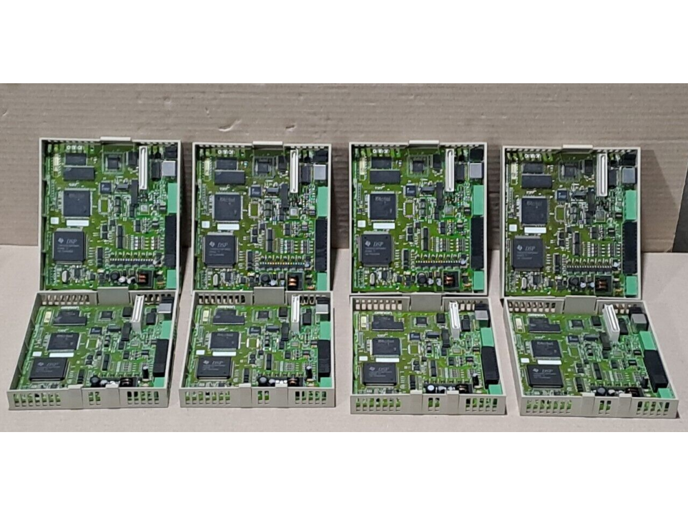 Omron R88A-MCW151-E 1.5 axis motion controller option card R88A 24 VDC 1 Pcs R88A-MCW151-E | Omron - Зображення 1
