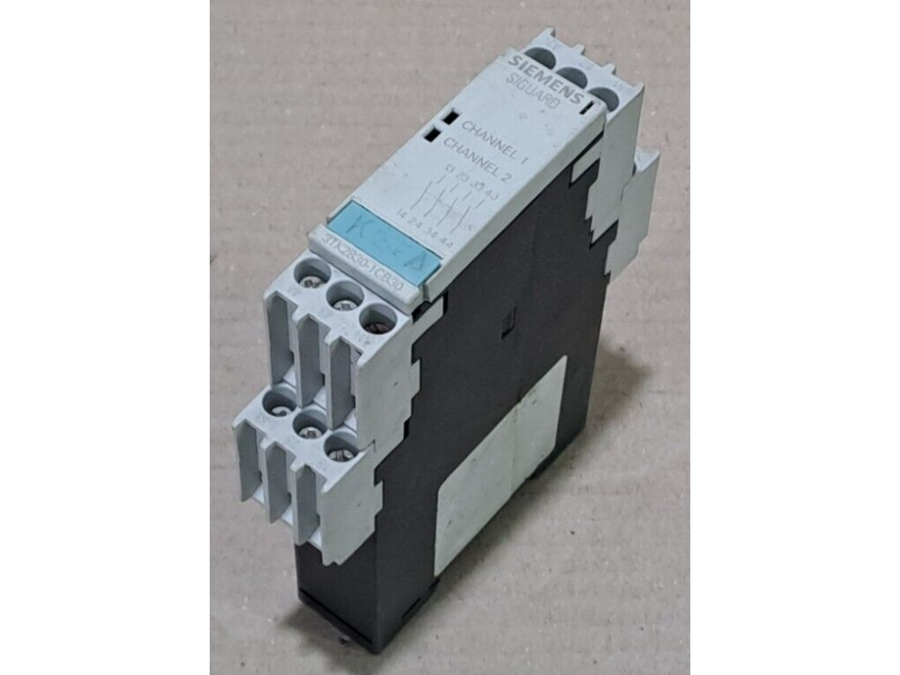 Siemens Siguard 3TK2830-1CB30 safety relay 1 Pcs 3TK2830-1CB30 | Siemens - Зображення 1