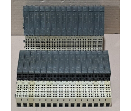 Siemens ET200S 6ES7138-4CA01-0AA0 #BD7809# ( 1 lot ) Siemens ET200S 6ES7138-4CA01-0AA0 #BD7809# ( 1 lot )