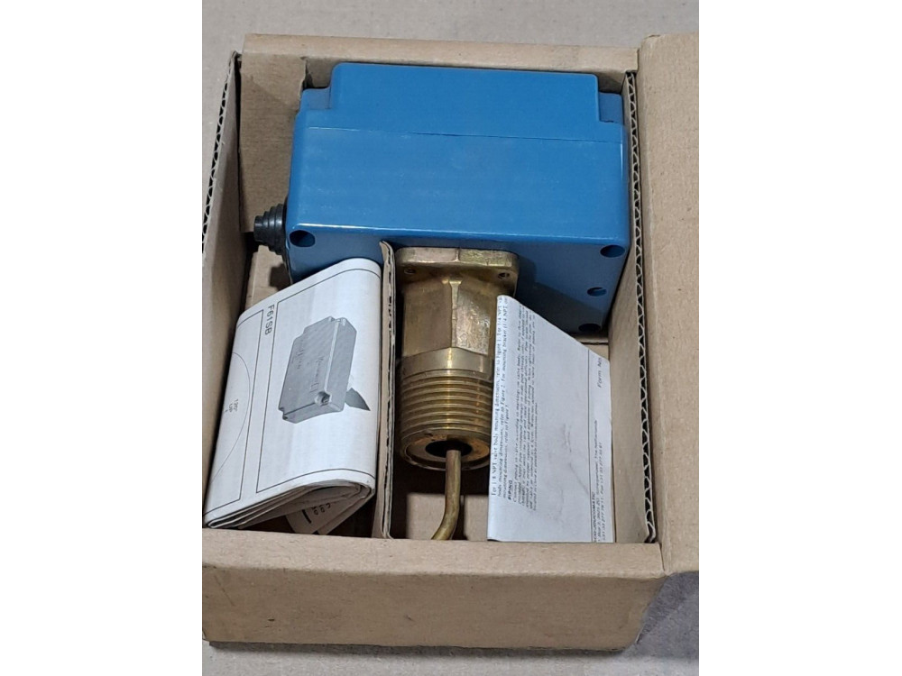 Johnson Controls F61SB/TB Relay, flow sensor F61SB 1 pcs #BD7809# F61SB/TB | JOHNSON CONTROLS - Зображення 1