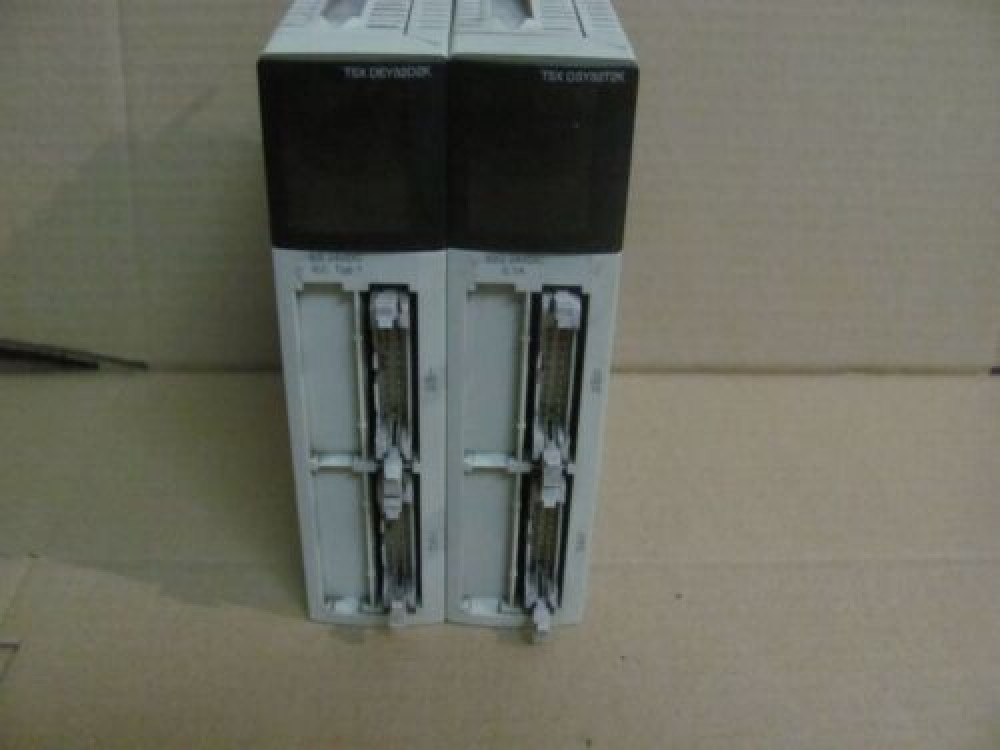 Schneider Automation TSXDEY32D2K + TSXDSY32T2K Discrete Output Module 1 lot TSXDEY32D2K | Schneider Electric - Зображення 1